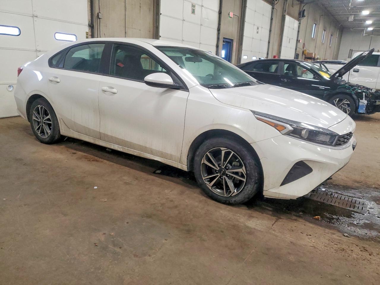 2023 KIA FORTE LX photo 4