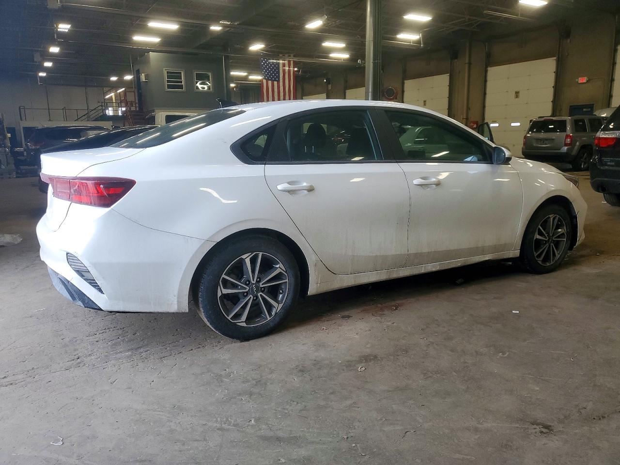 2023 KIA FORTE LX photo 3