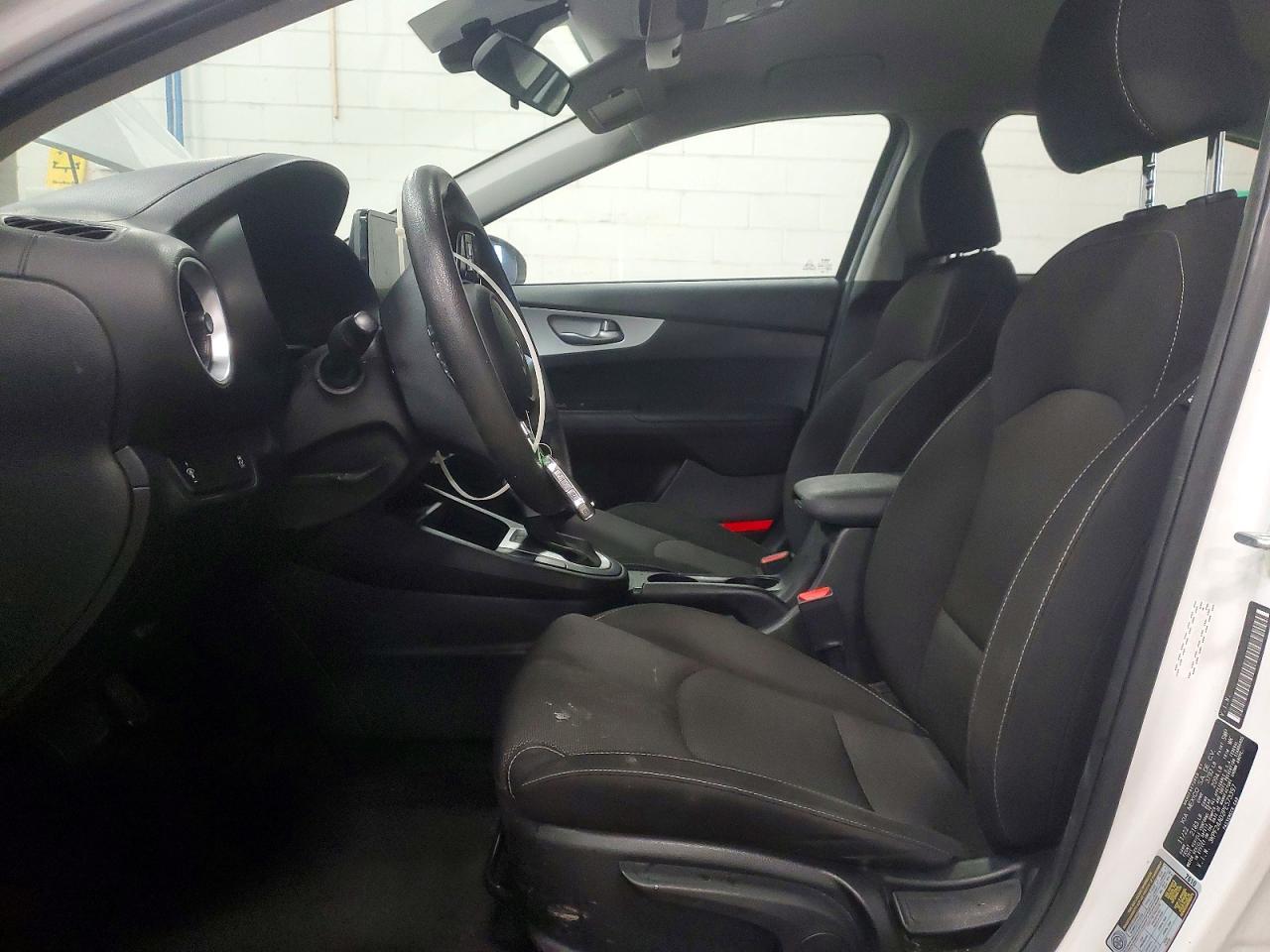 2023 KIA FORTE LX photo 7