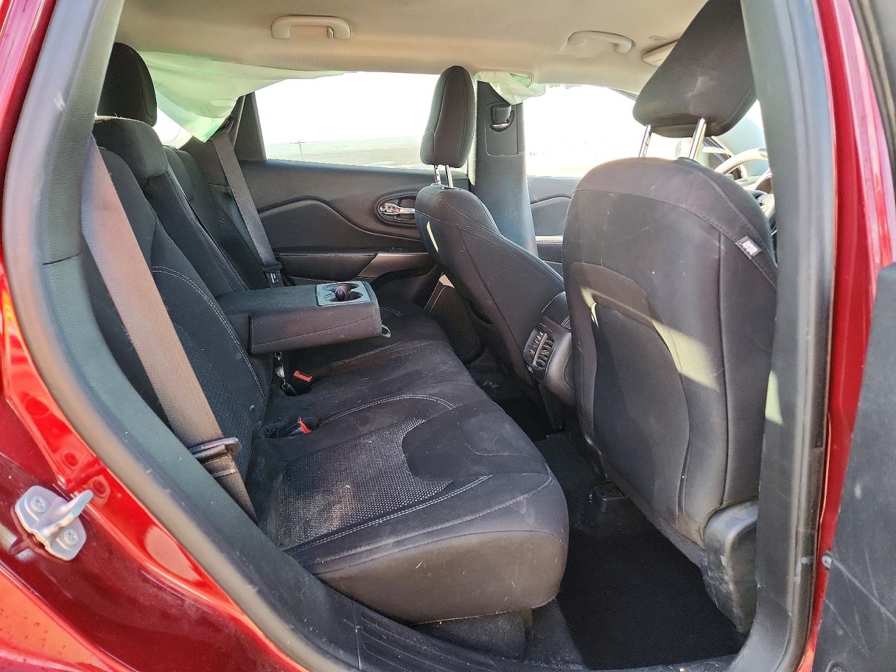 2019 JEEP CHEROKEE LATITUDE photo 11