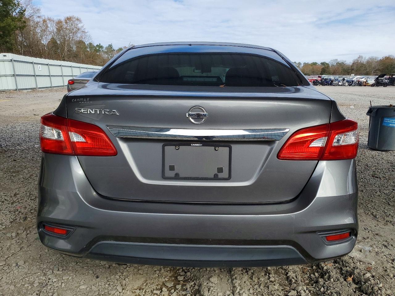 2016 NISSAN SENTRA S photo 6