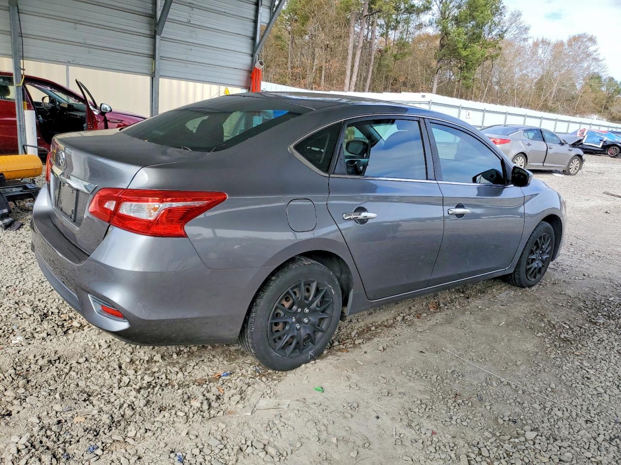 2016 NISSAN SENTRA S photo 3