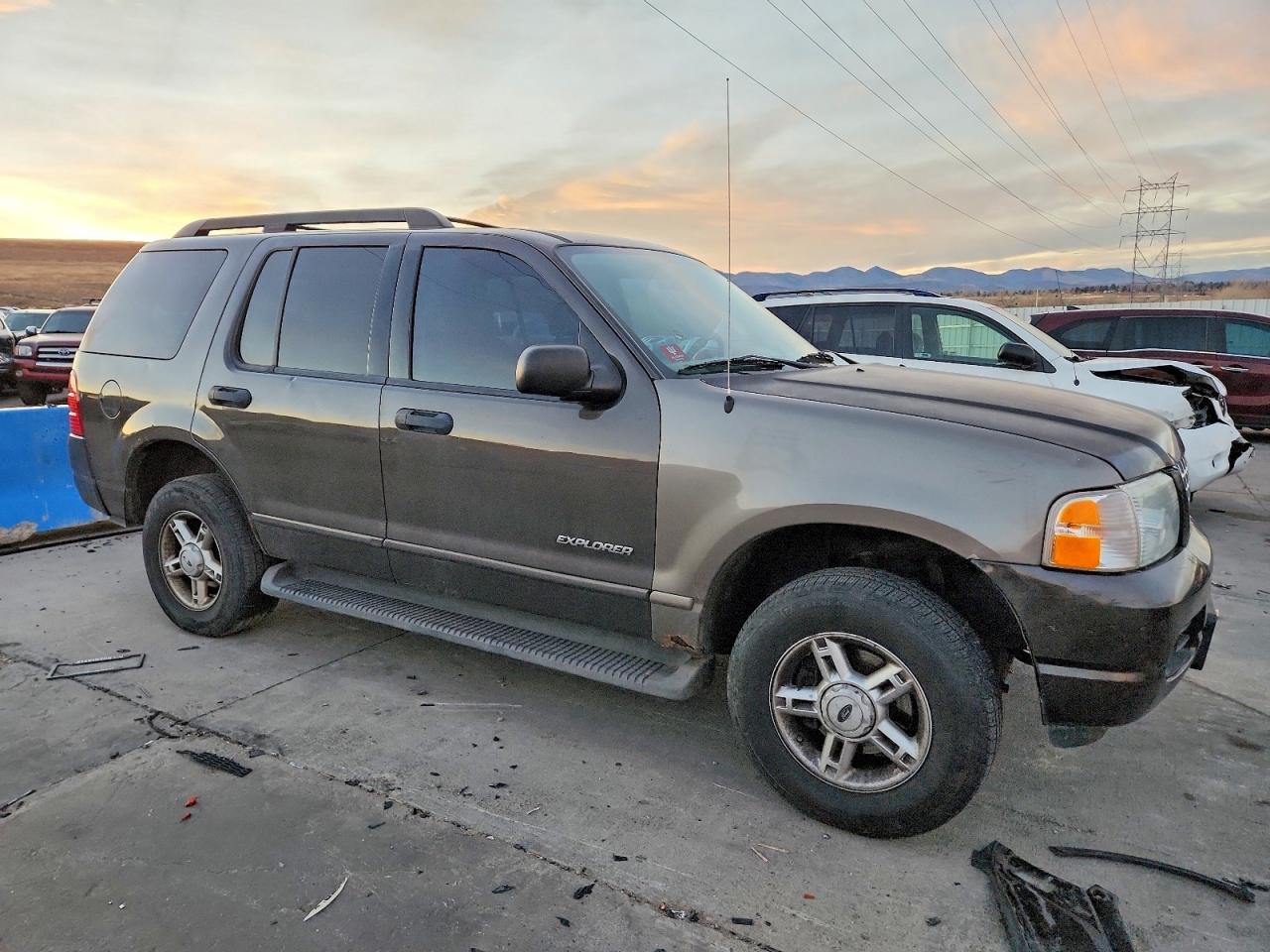 2005 FORD EXPLORER XLT photo 4