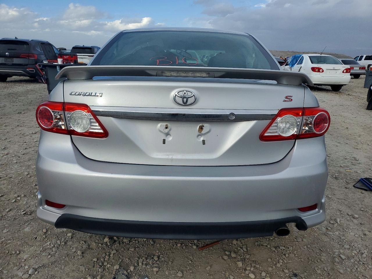 2012 TOYOTA COROLLA BASE photo 11