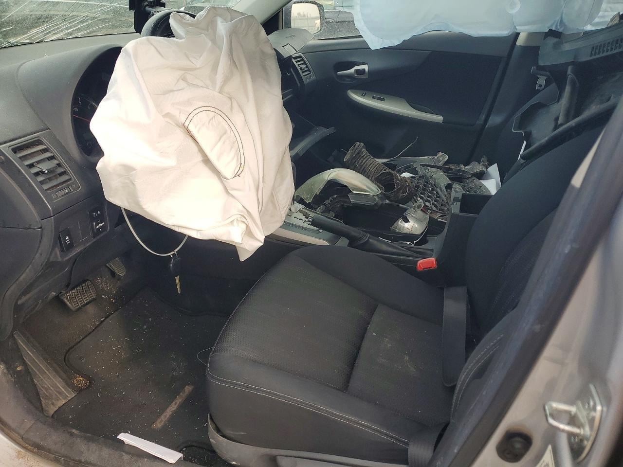 2012 TOYOTA COROLLA BASE photo 13