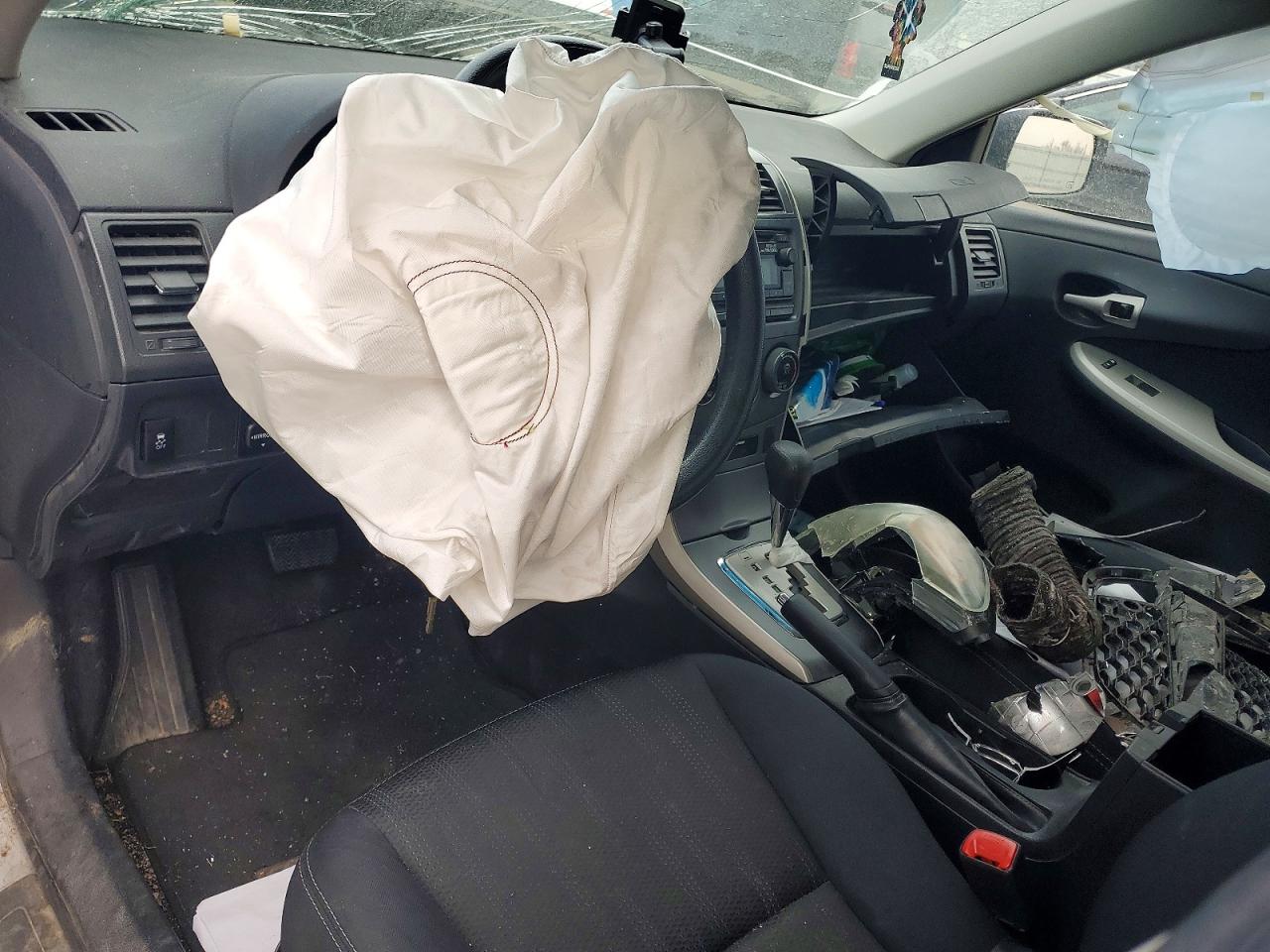 2012 TOYOTA COROLLA BASE photo 15
