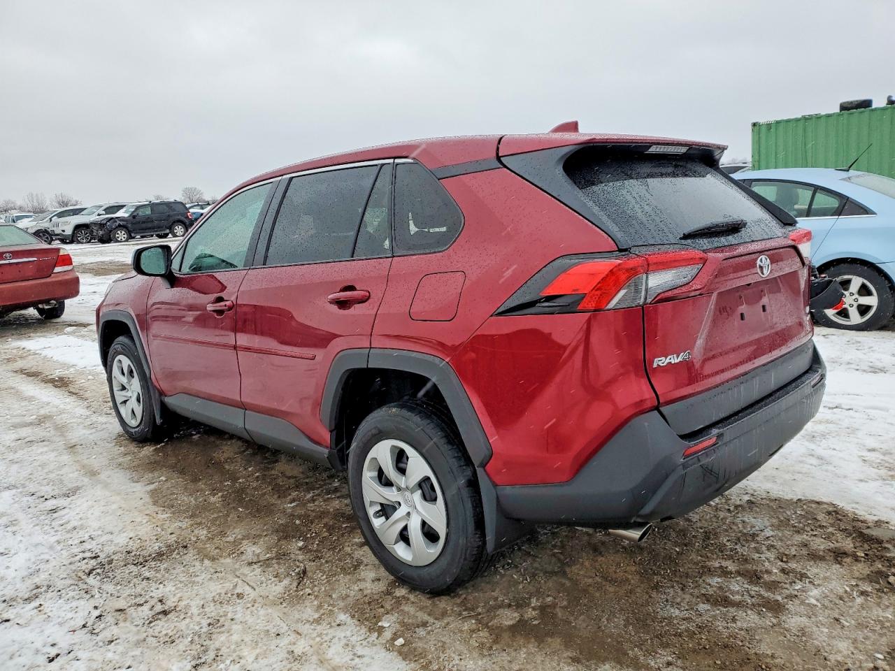 2022 TOYOTA RAV4 LE photo 2