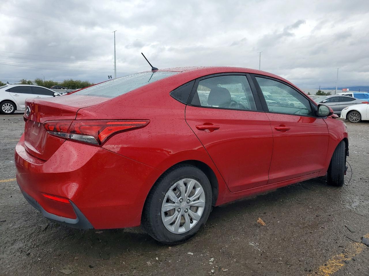 2019 HYUNDAI ACCENT SE photo 3