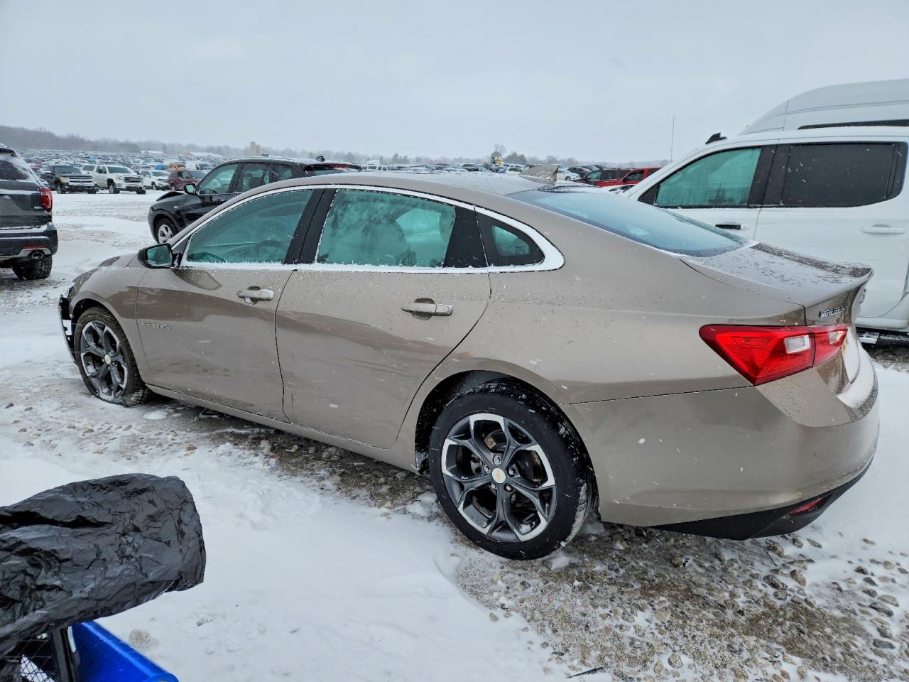 2023 CHEVROLET MALIBU LT photo 2