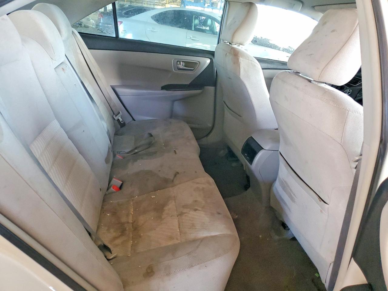 2015 TOYOTA CAMRY LE photo 10