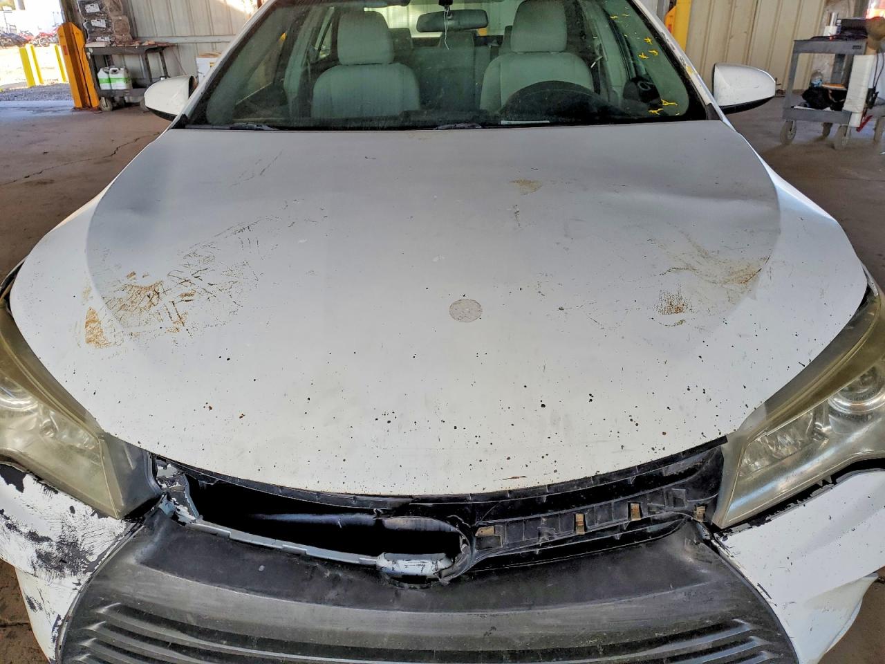 2015 TOYOTA CAMRY LE photo 11