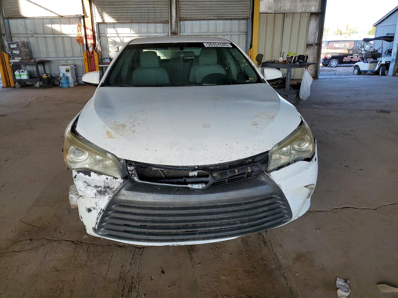 2015 TOYOTA CAMRY LE photo 5