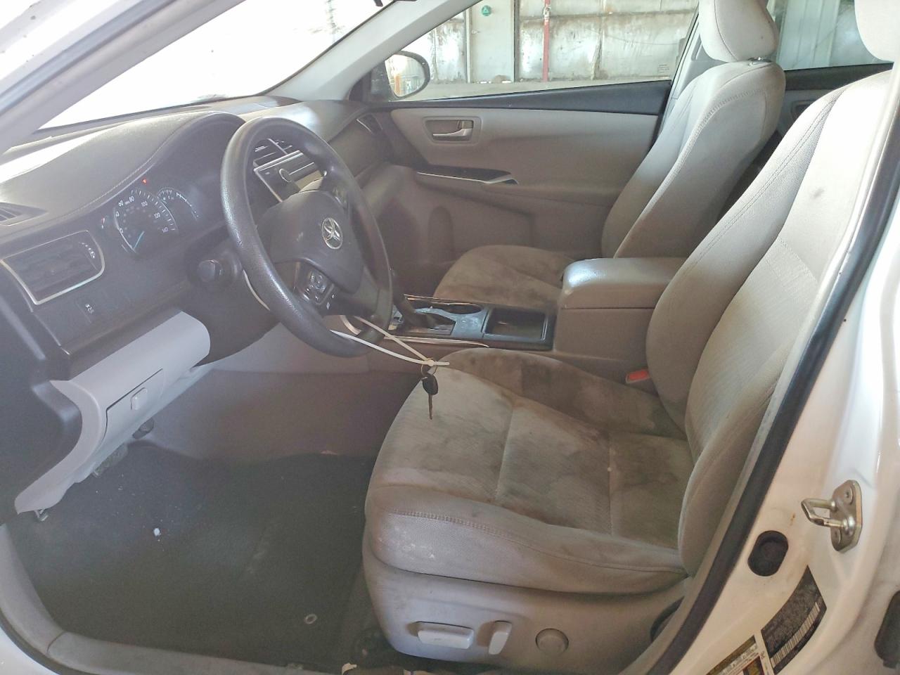 2015 TOYOTA CAMRY LE photo 7