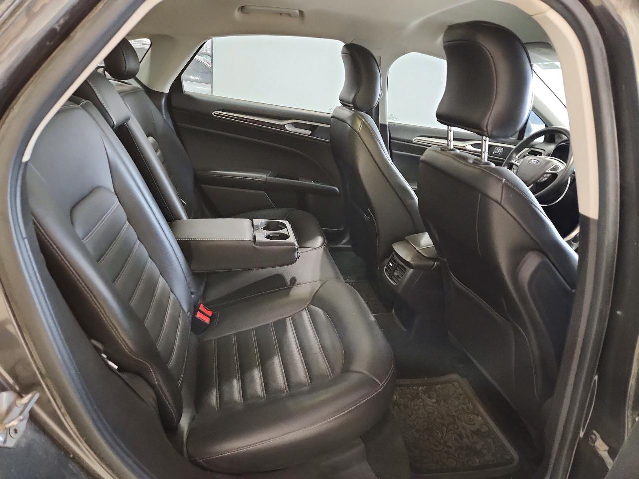 2016 FORD FUSION SE photo 28