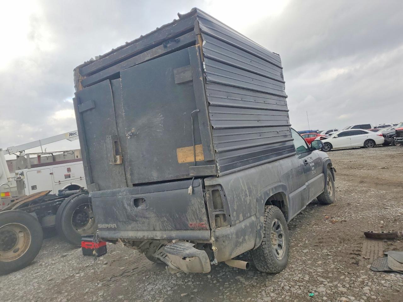 2002 GMC NEW SIERRA C1500 photo 3