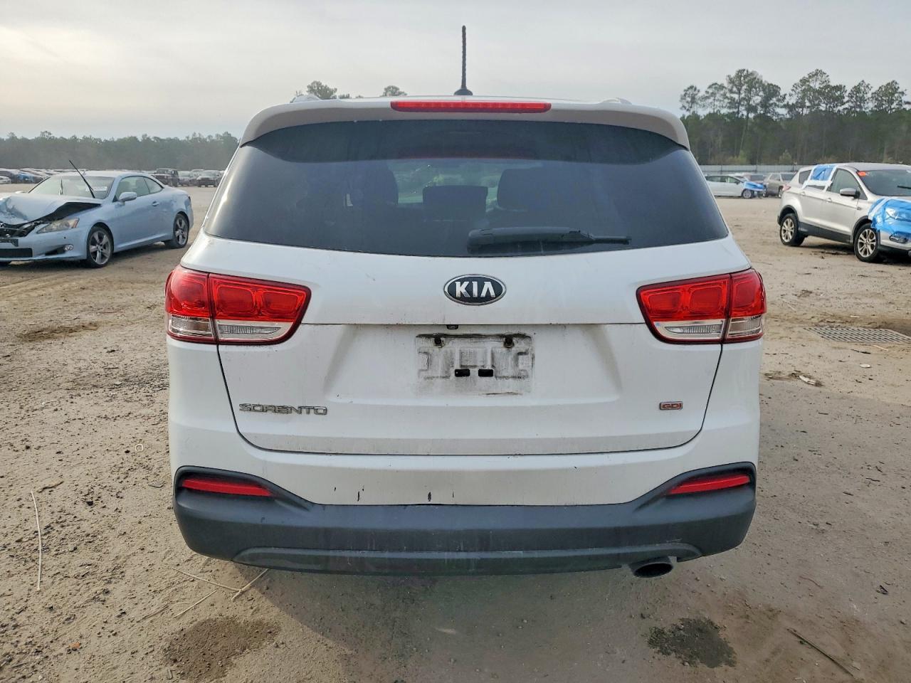 2016 KIA SORENTO LX photo 6