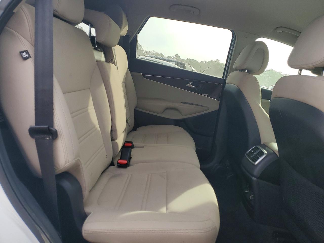 2016 KIA SORENTO LX photo 11