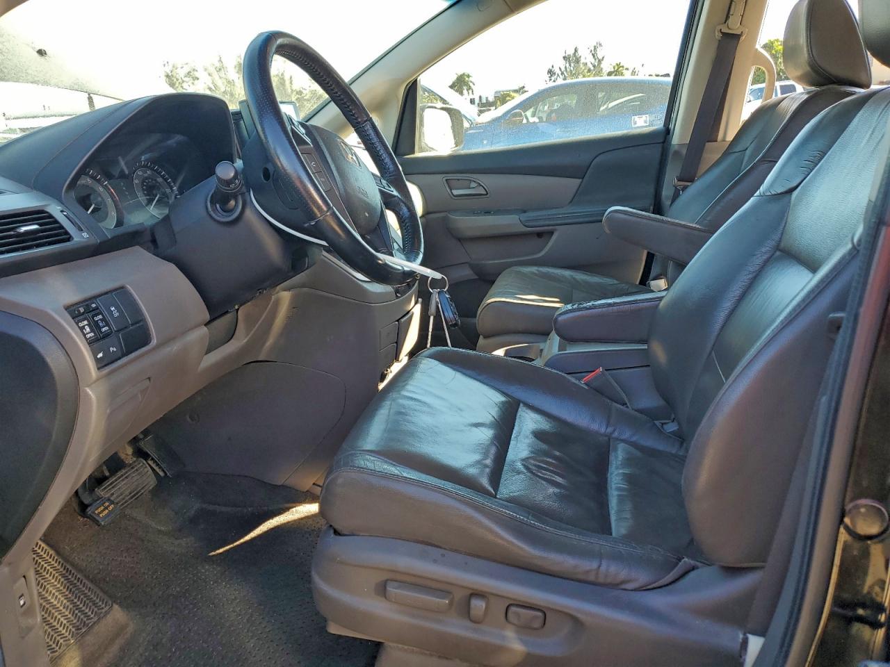 2012 HONDA ODYSSEY TOURING photo 7