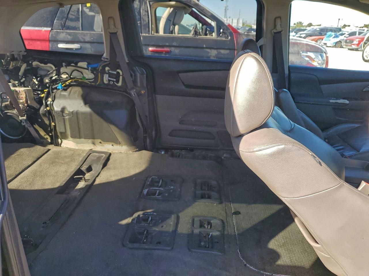 2012 HONDA ODYSSEY TOURING photo 11