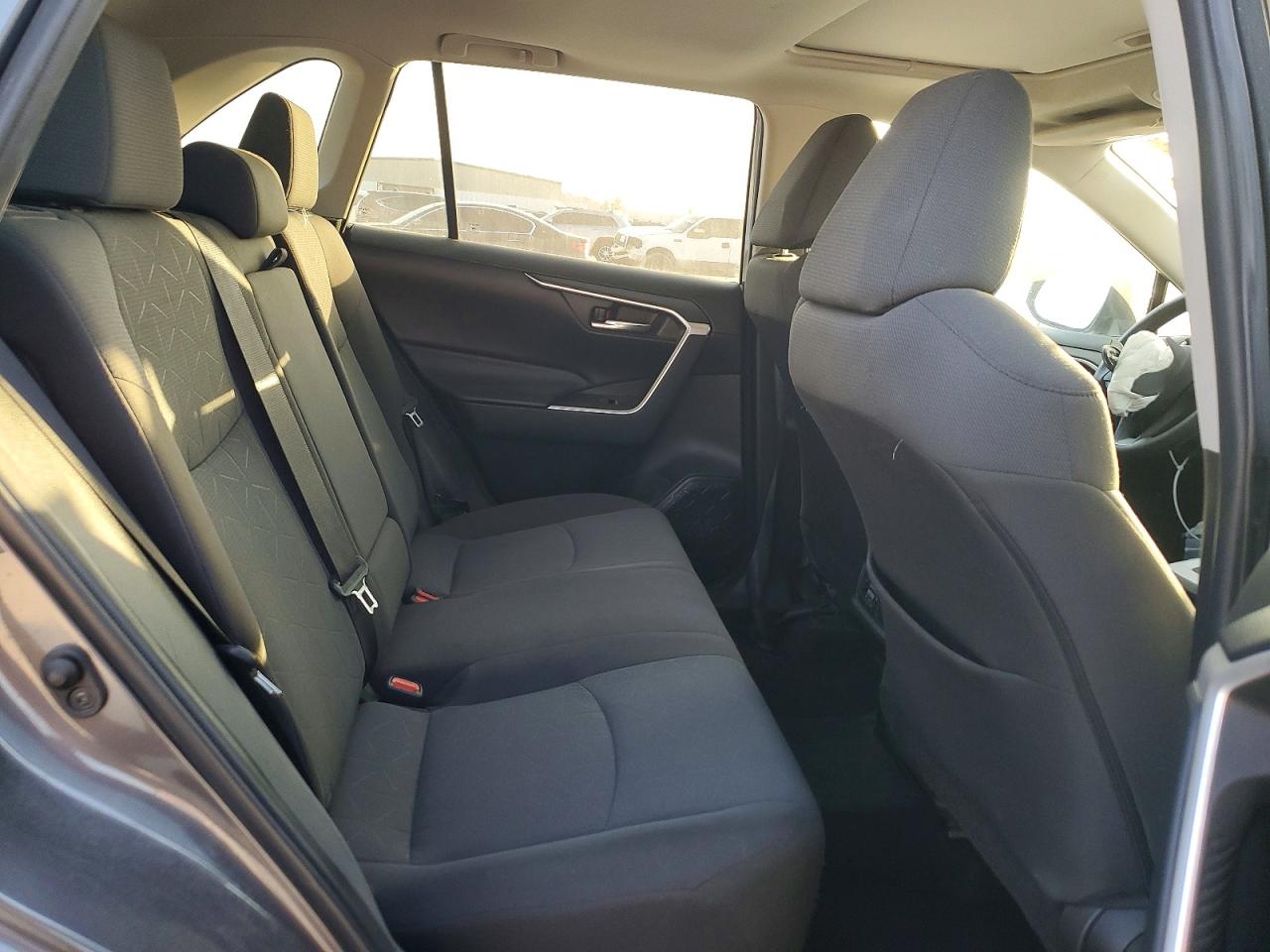 2022 TOYOTA RAV4 XLE photo 11