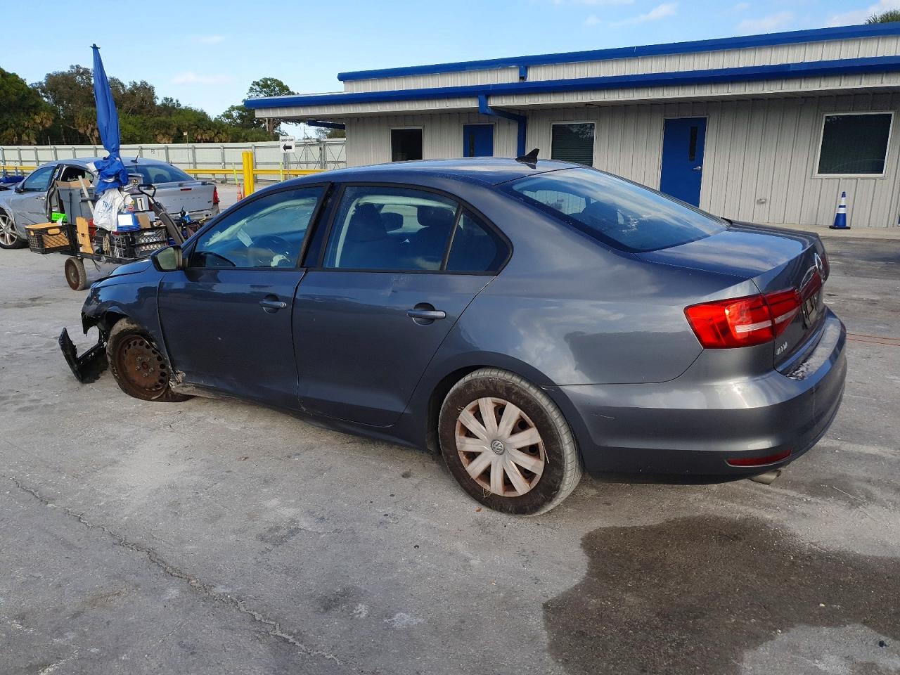 2015 VOLKSWAGEN JETTA BASE photo 2