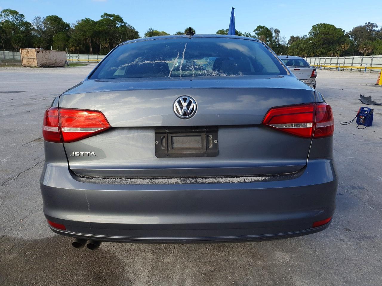 2015 VOLKSWAGEN JETTA BASE photo 6