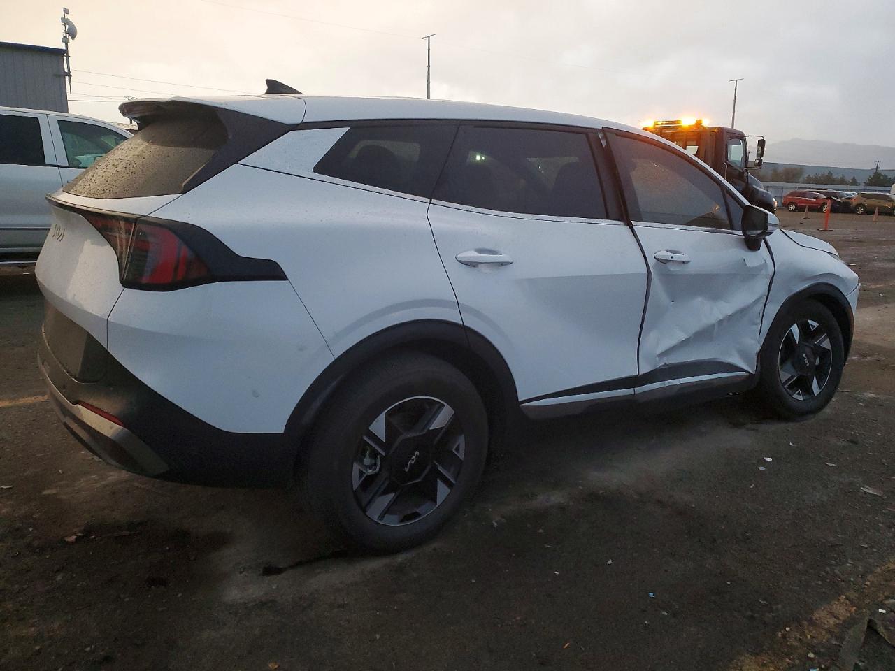 2026 KIA SPORTAGE LX photo 3