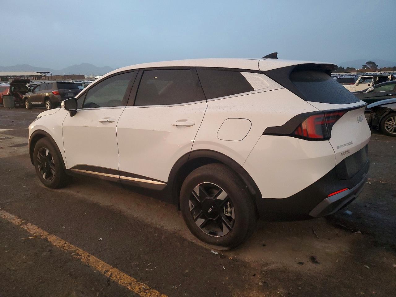 2026 KIA SPORTAGE LX photo 2