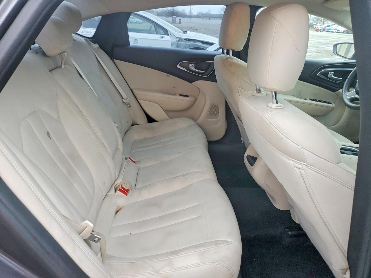2016 CHRYSLER 200 LIMITED photo 10