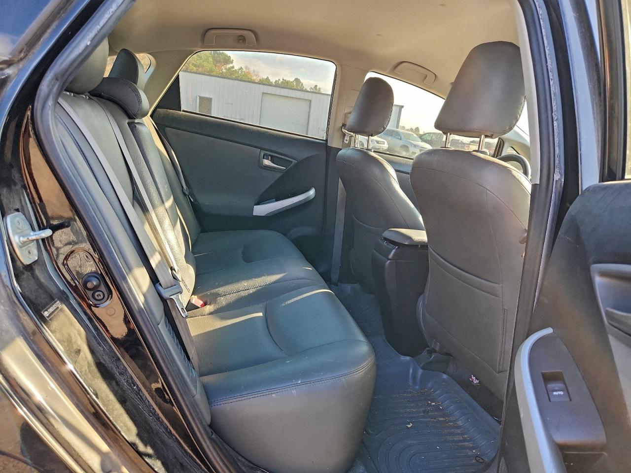 2012 TOYOTA PRIUS photo 28