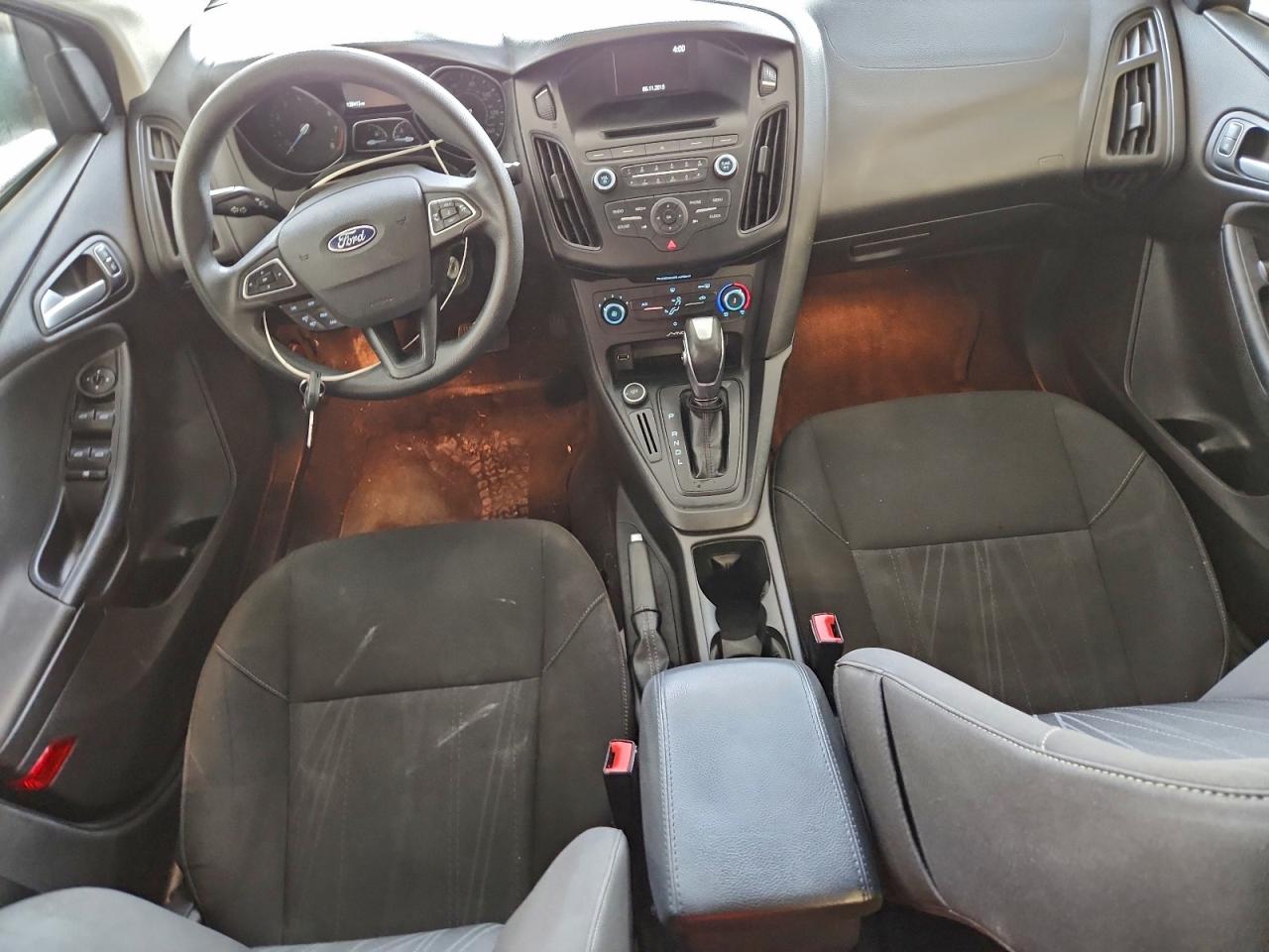 2015 FORD FOCUS SE photo 8