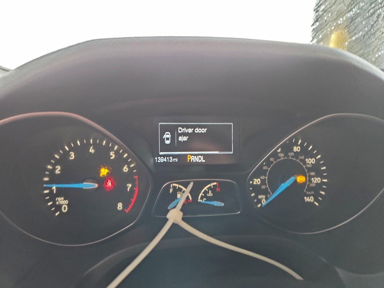2015 FORD FOCUS SE photo 9