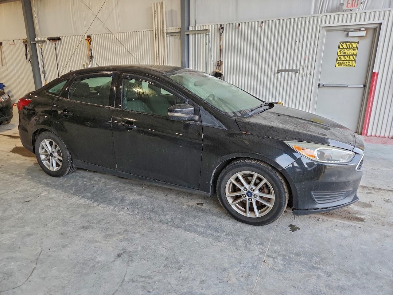2015 FORD FOCUS SE photo 4