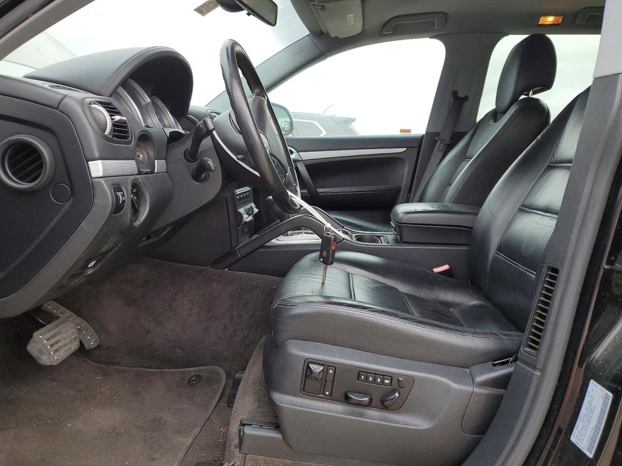 2006 PORSCHE CAYENNE S photo 13