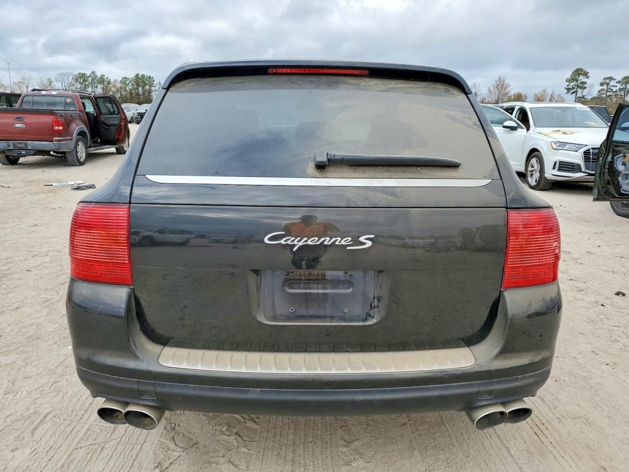 2006 PORSCHE CAYENNE S photo 11