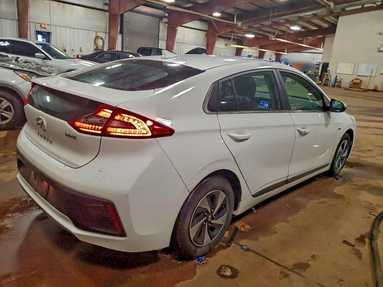 2019 HYUNDAI IONIQ SEL photo 3