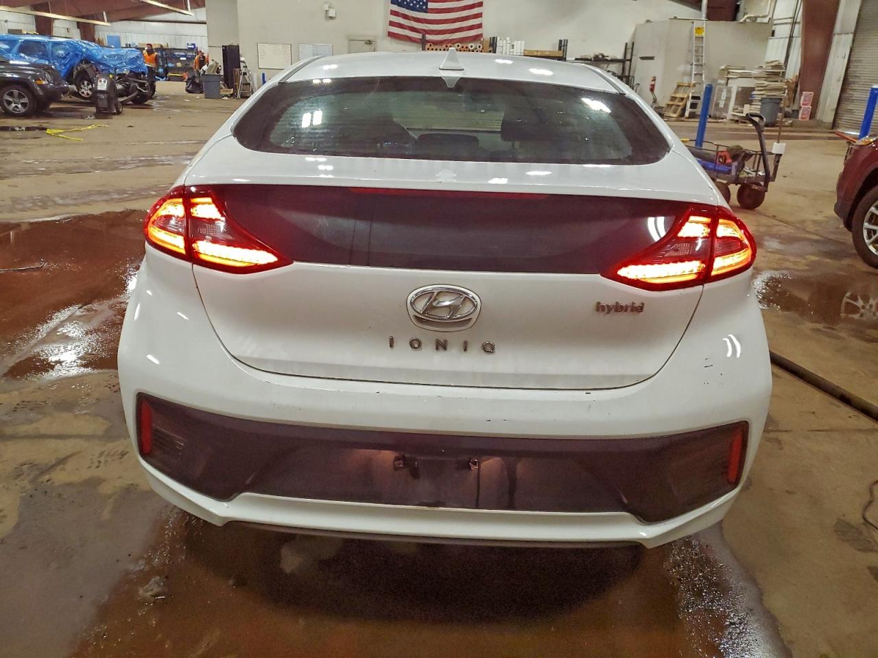 2019 HYUNDAI IONIQ SEL photo 6