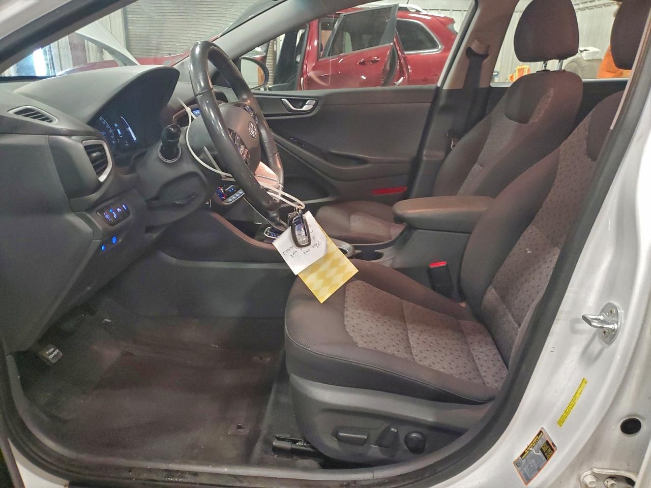 2019 HYUNDAI IONIQ SEL photo 7