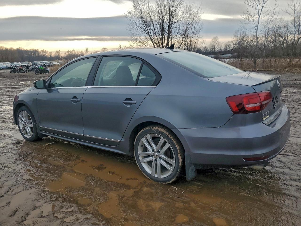 2017 VOLKSWAGEN JETTA SEL photo 2