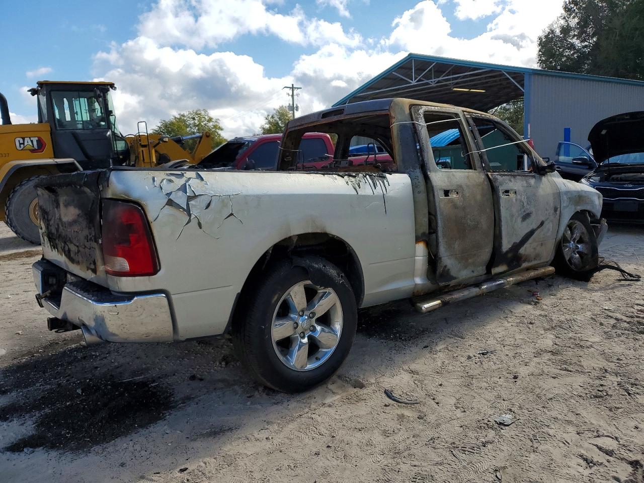 2016 RAM 1500 SLT photo 5