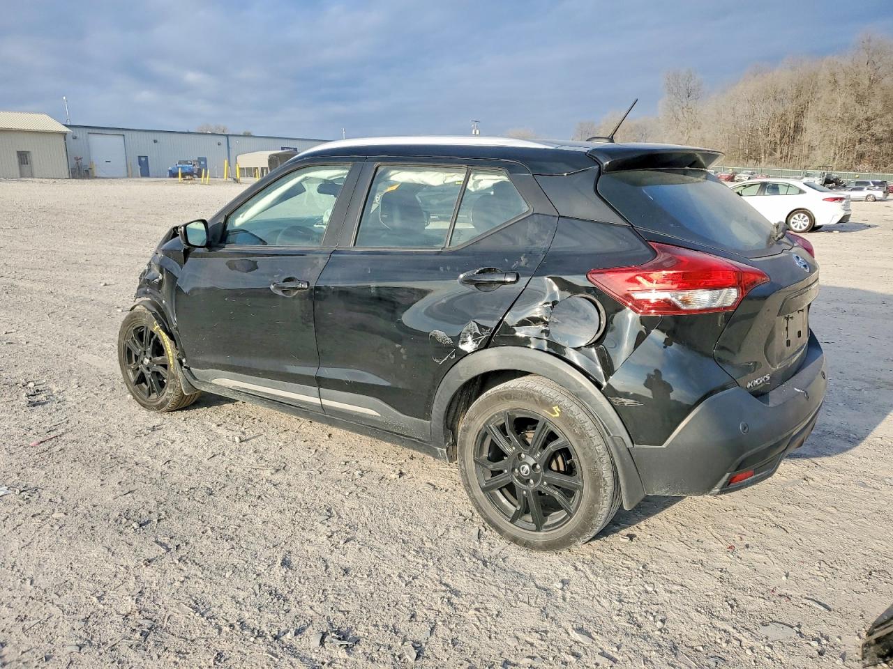 2020 NISSAN KICKS SR photo 4