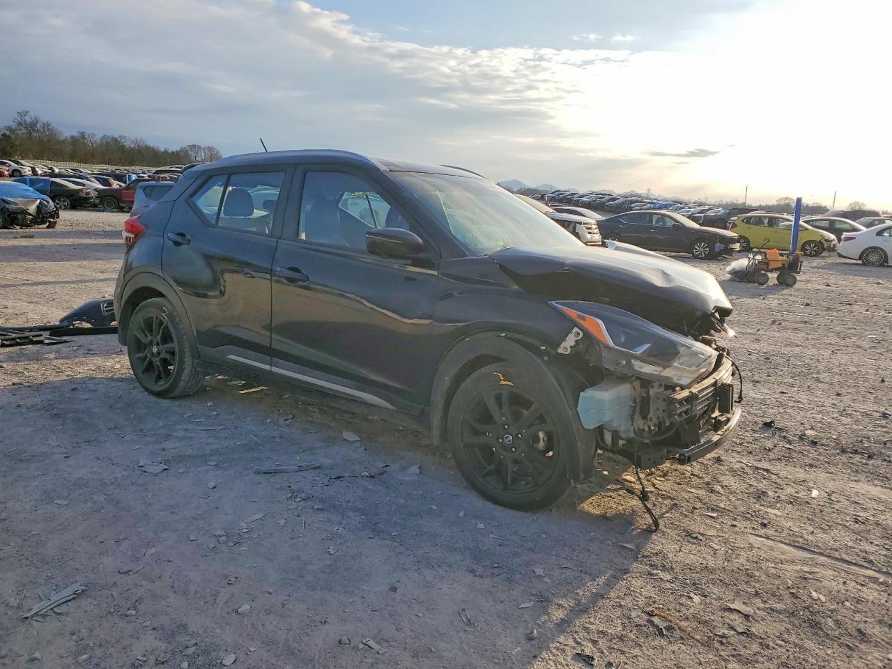 2020 NISSAN KICKS SR photo 10