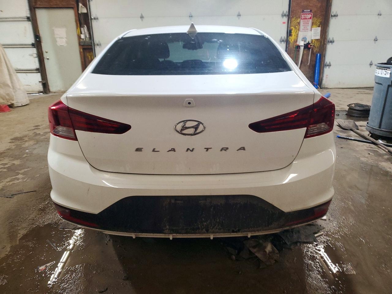 2020 HYUNDAI ELANTRA SEL photo 6