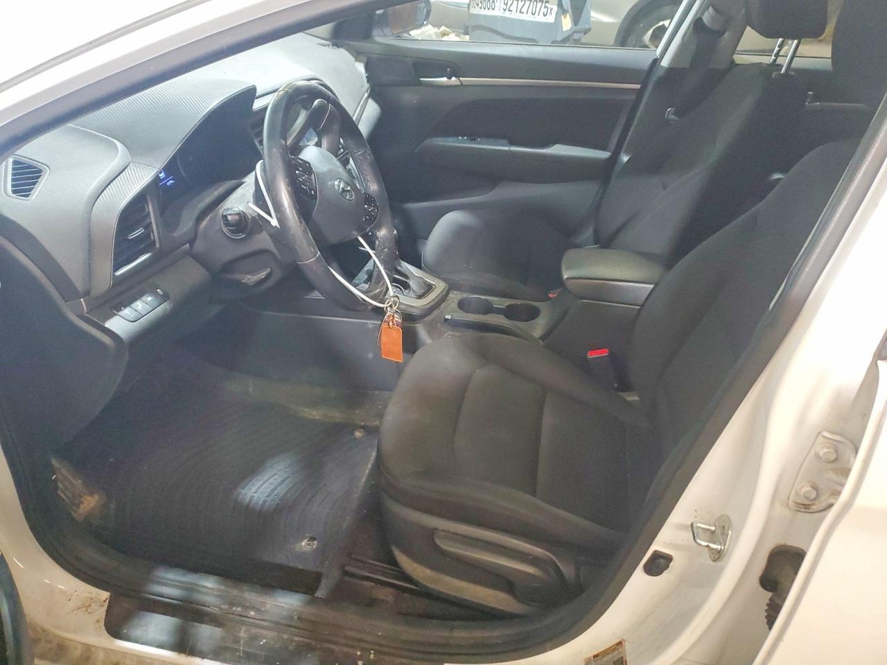 2020 HYUNDAI ELANTRA SEL photo 7