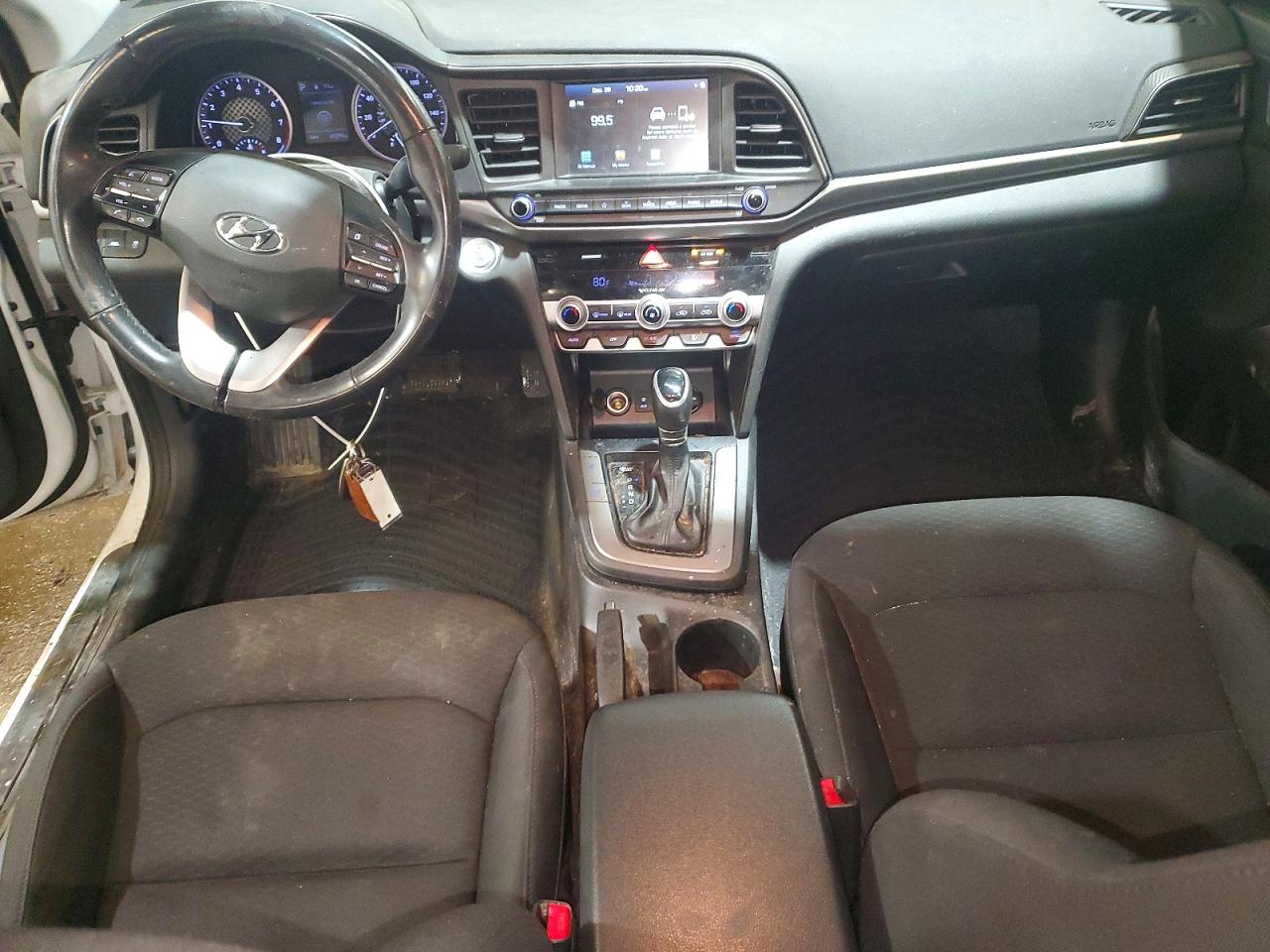 2020 HYUNDAI ELANTRA SEL photo 8