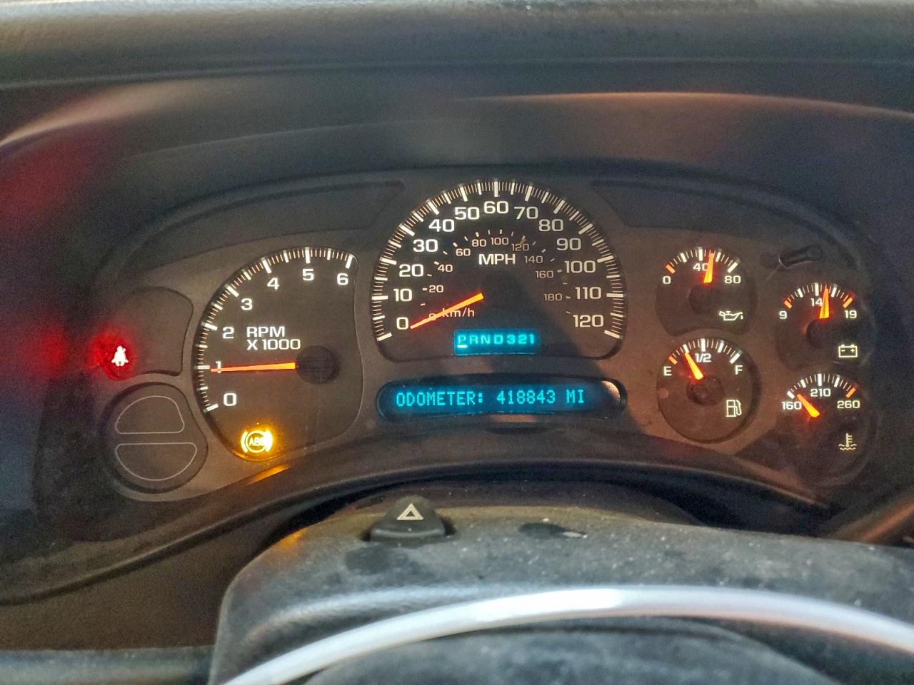 2004 GMC YUKON photo 17