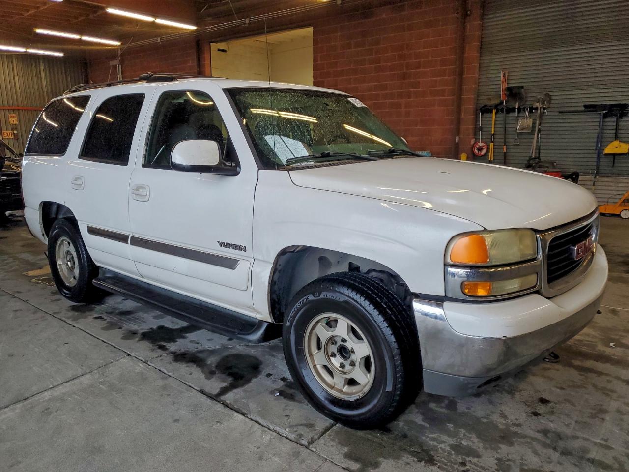 2004 GMC YUKON photo 7