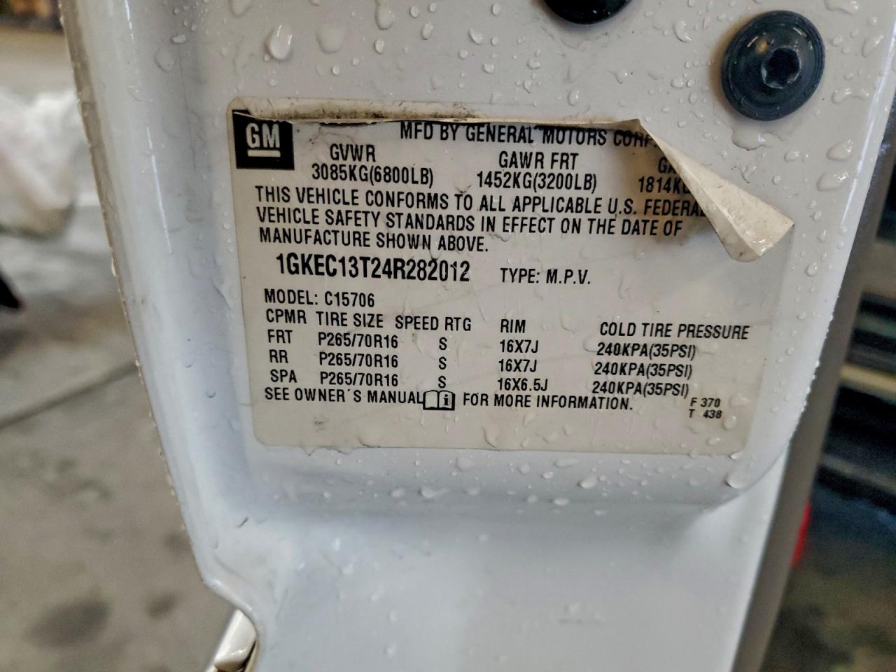 2004 GMC YUKON photo 25
