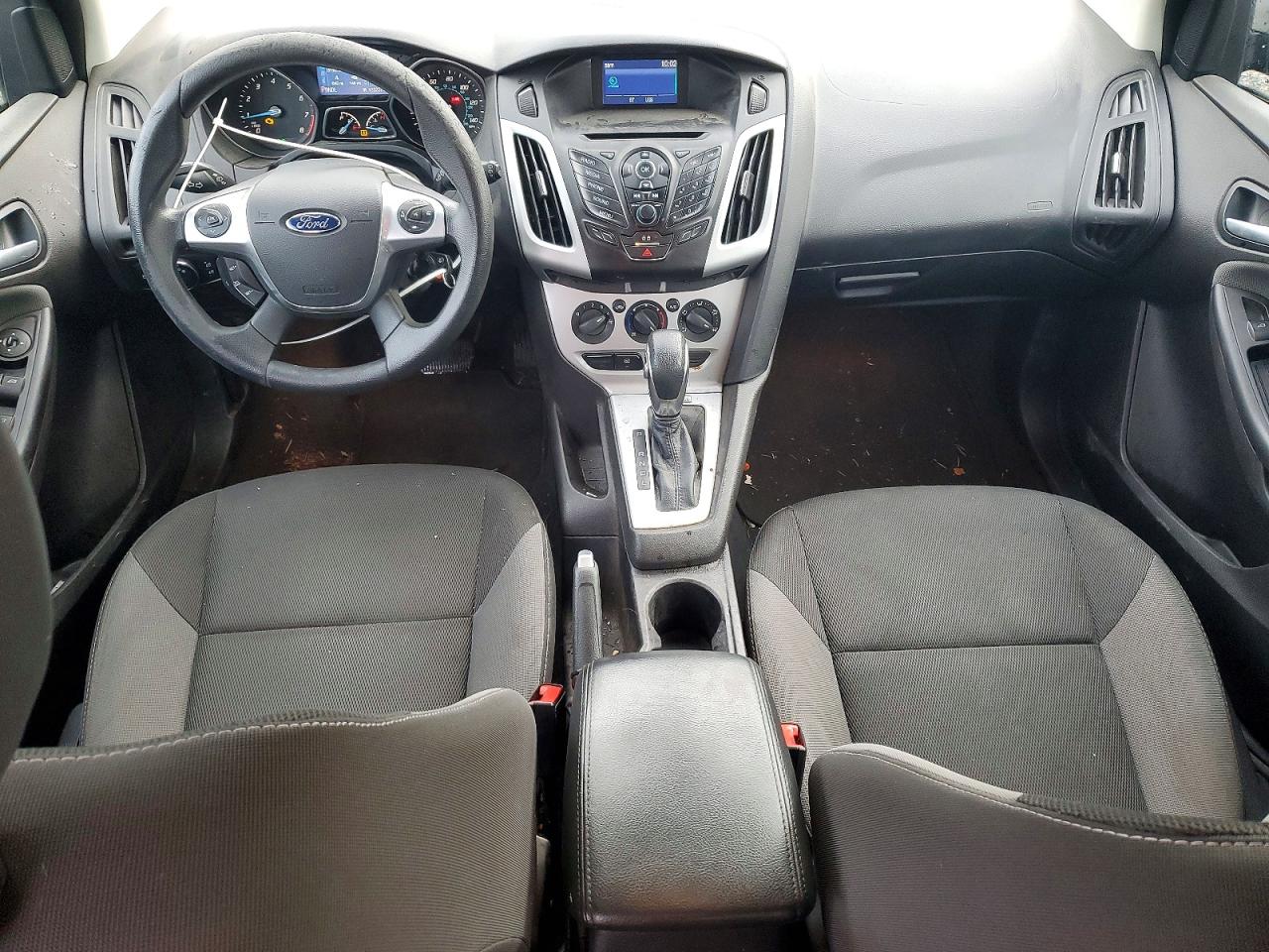 2014 FORD FOCUS SE photo 8