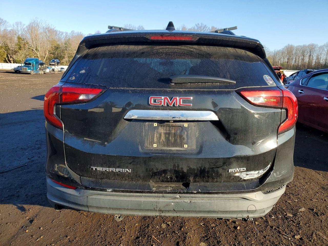 2018 GMC TERRAIN SLE photo 6